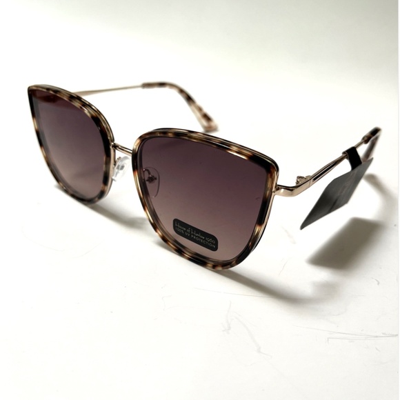 House of Harlow 1960 Accessories - NWT Original HOUSE OF HARLOW Cat Eye  Sunglasses Tortoise Shell Brown Metal Thin